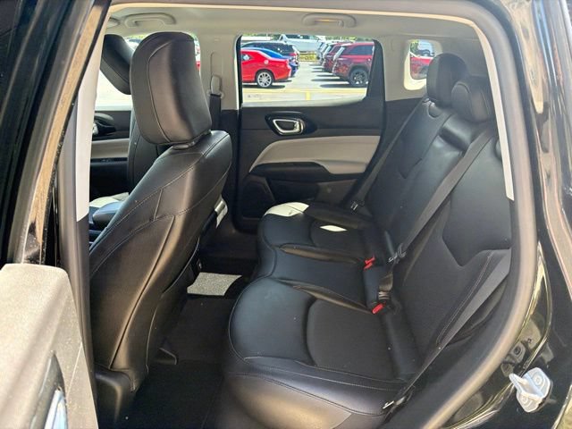 Certified 2022 Jeep Compass Limited AWD/4WD image 13