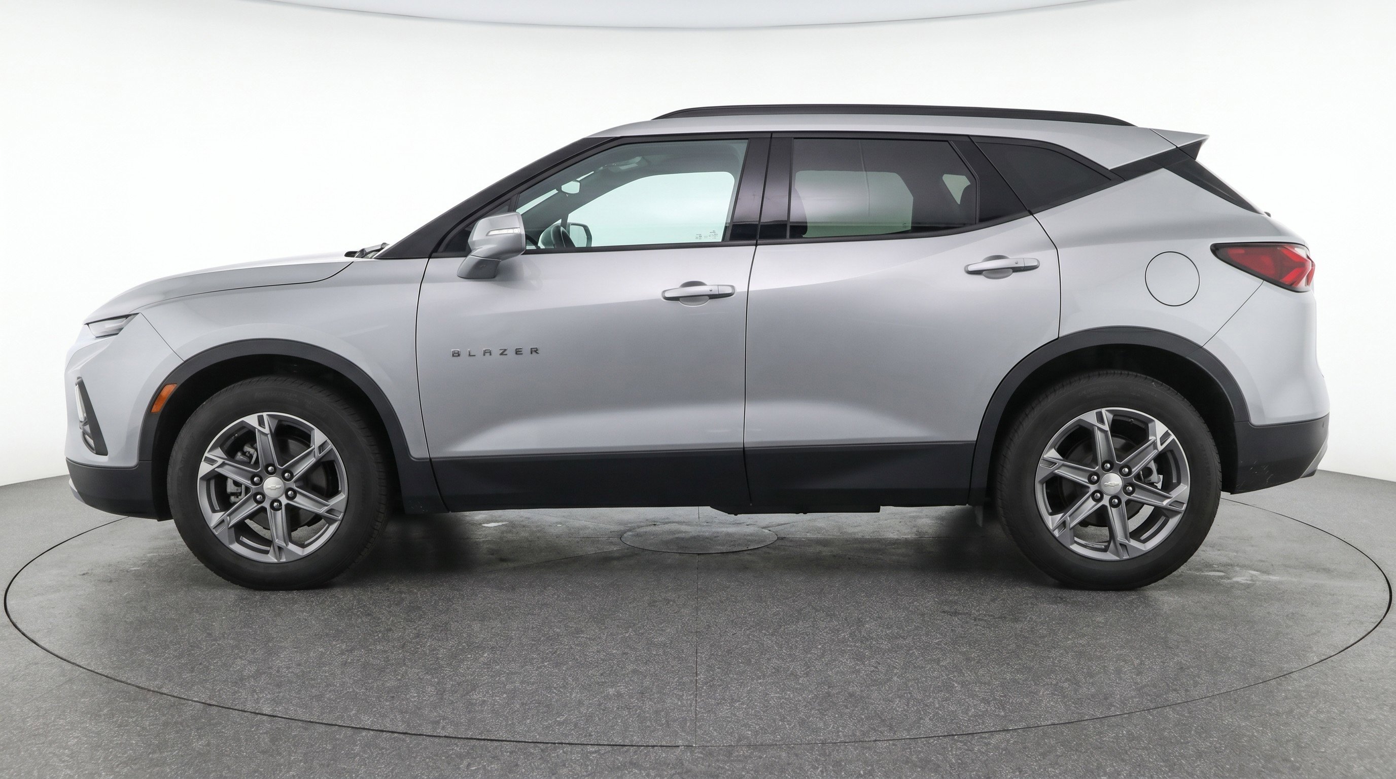 Used 2025 Chevrolet Blazer LT FWD image 5