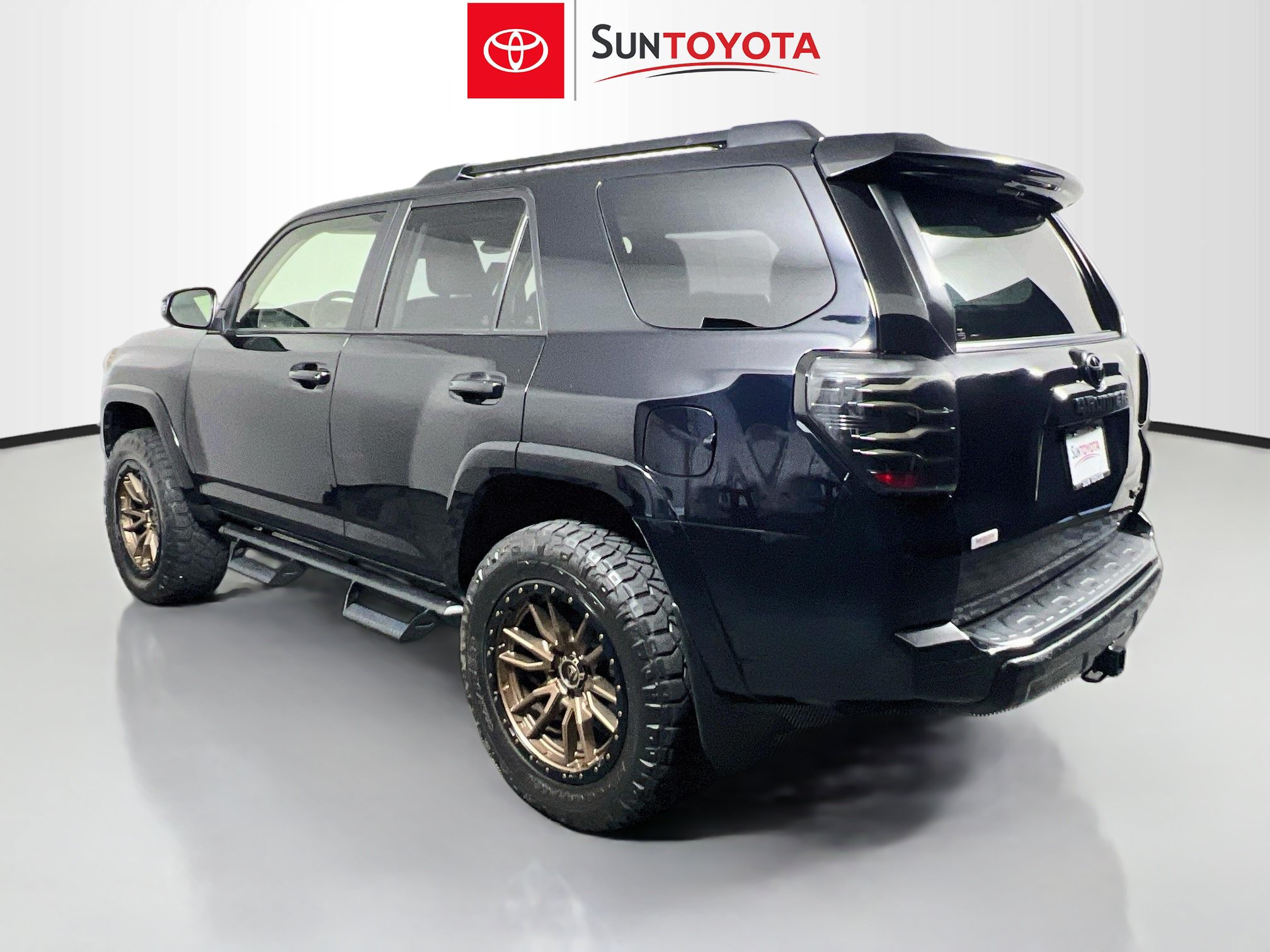 Used 2023 Toyota 4Runner TRD Off-Road Premium w/ Moonroof Package AWD/4WD image 6