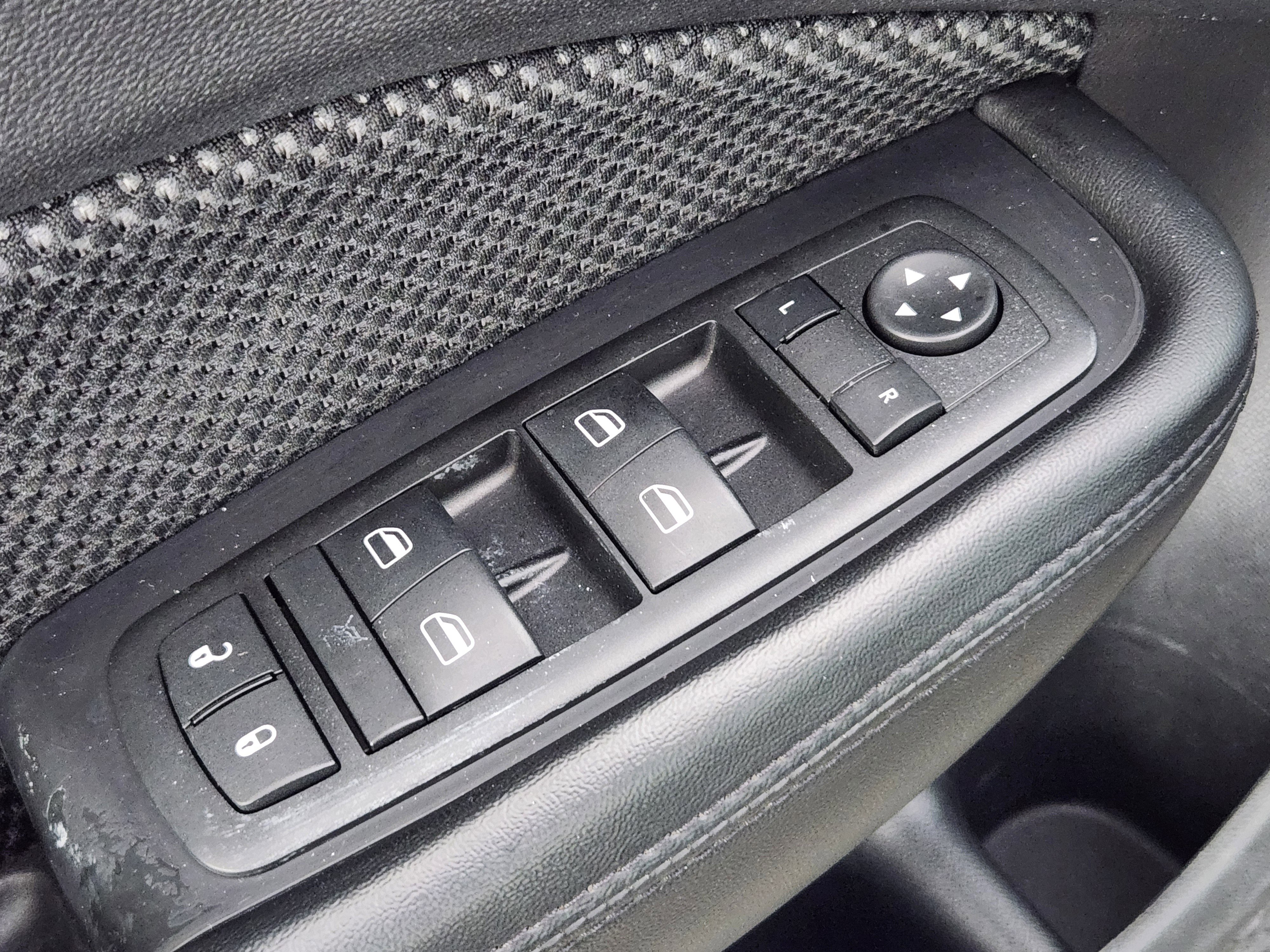 Used 2015 Dodge Dart SXT FWD image 17