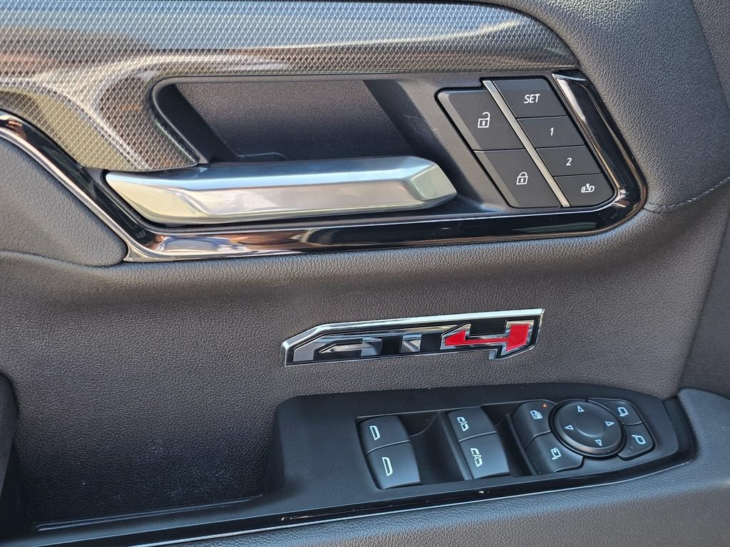 Used 2025 GMC Sierra 1500 AT4 w/ AT4 Preferred Package AWD/4WD image 23