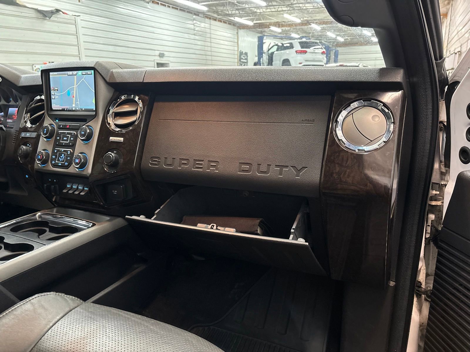 Used 2016 Ford F350 Platinum w/ Platinum Package AWD/4WD image 30