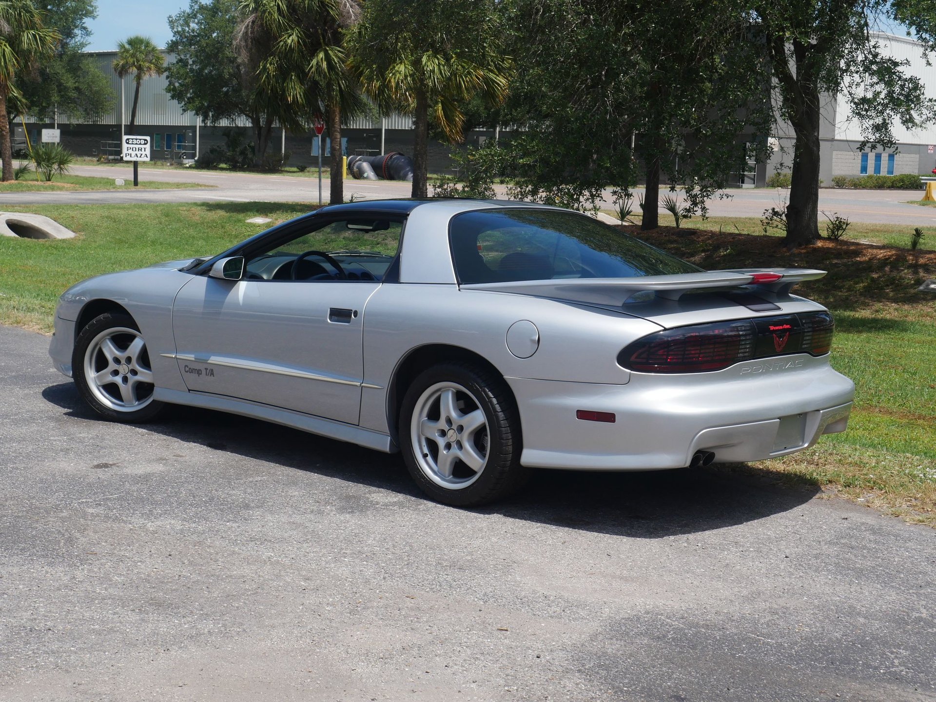 Used 1997 Pontiac Firebird Trans Am RWD image 18