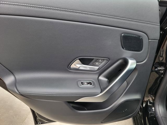 Used 2025 Mercedes-Benz CLA 250 4MATIC image 32