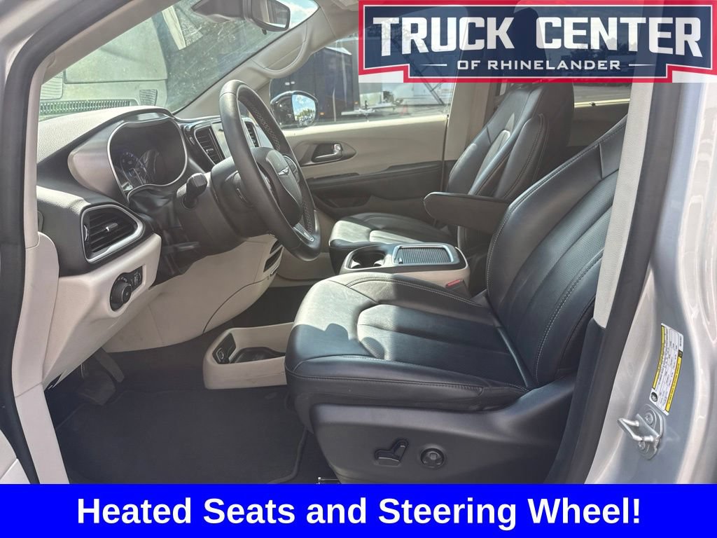 Used 2024 Chrysler Pacifica Touring-L FWD image 15