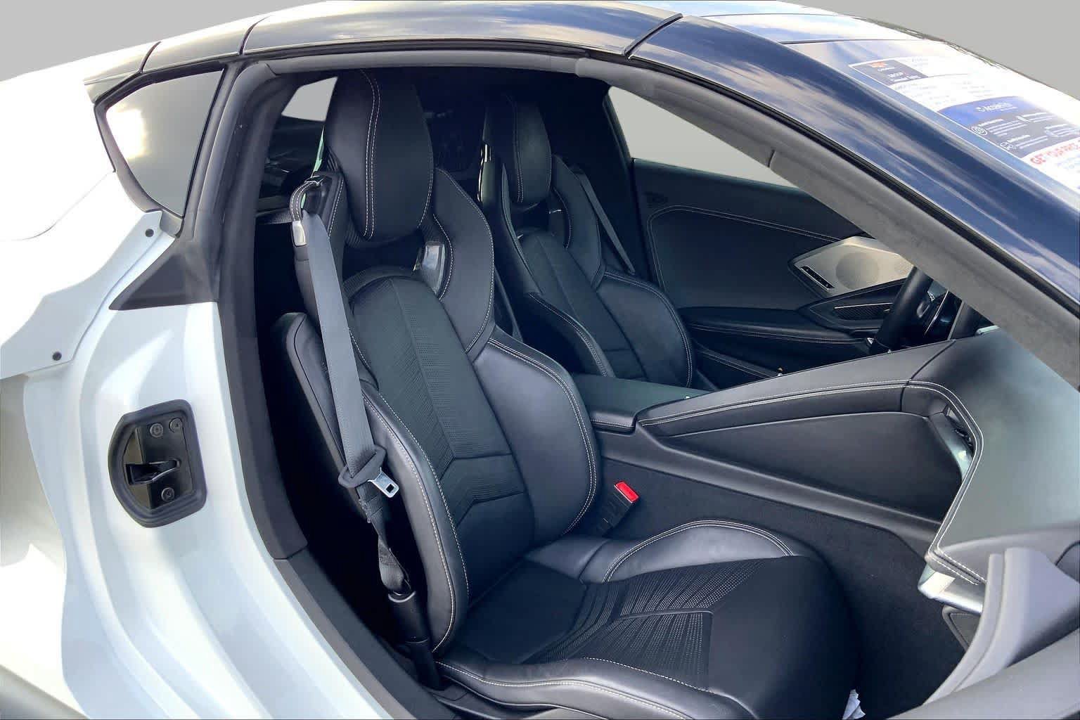 Used 2021 Chevrolet Corvette Stingray Premium Cpe w/ Z51 Performance Package RWD image 8