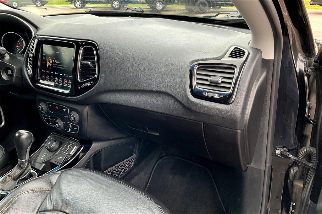 Used 2019 Jeep Compass Limited image 16