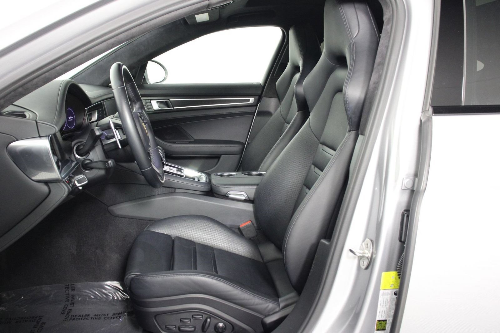 Certified 2023 Porsche Panamera GTS AWD/4WD image 5