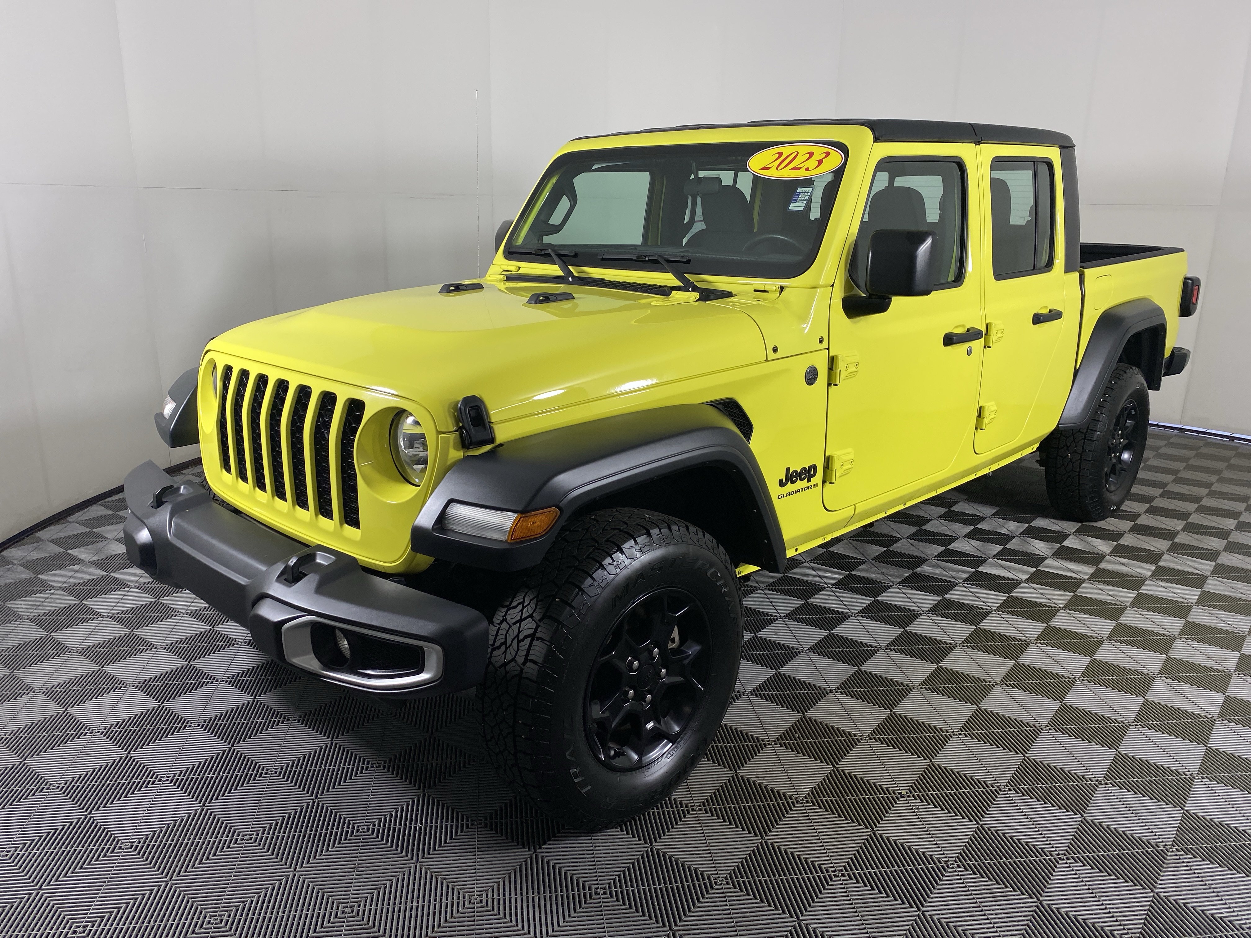 Used 2023 Jeep Gladiator Sport w/ Off Road Group AWD/4WD image 9