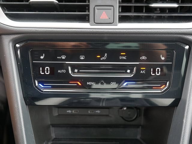 Certified 2025 Volkswagen Taos SE AWD/4WD image 30