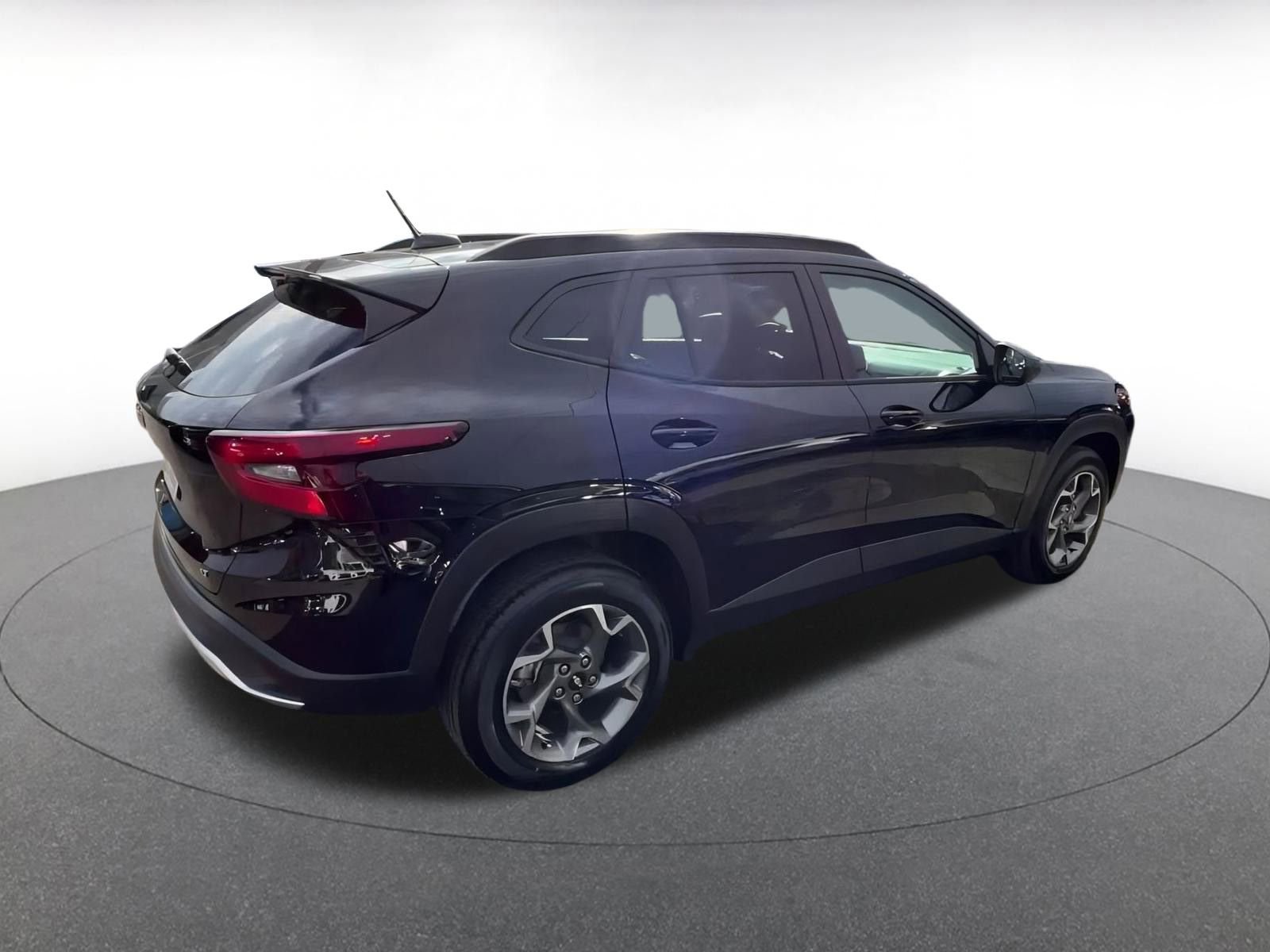 Used 2025 Chevrolet Trax LT image 14