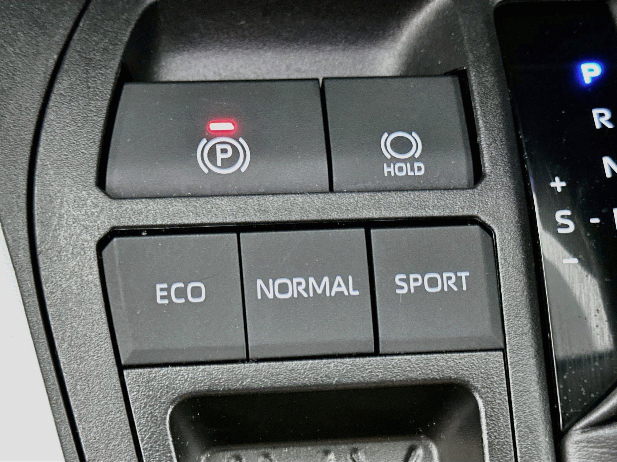 Used 2025 Toyota RAV4 LE FWD image 25