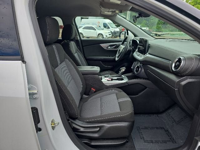 Certified 2025 Chevrolet Blazer LT FWD image 37