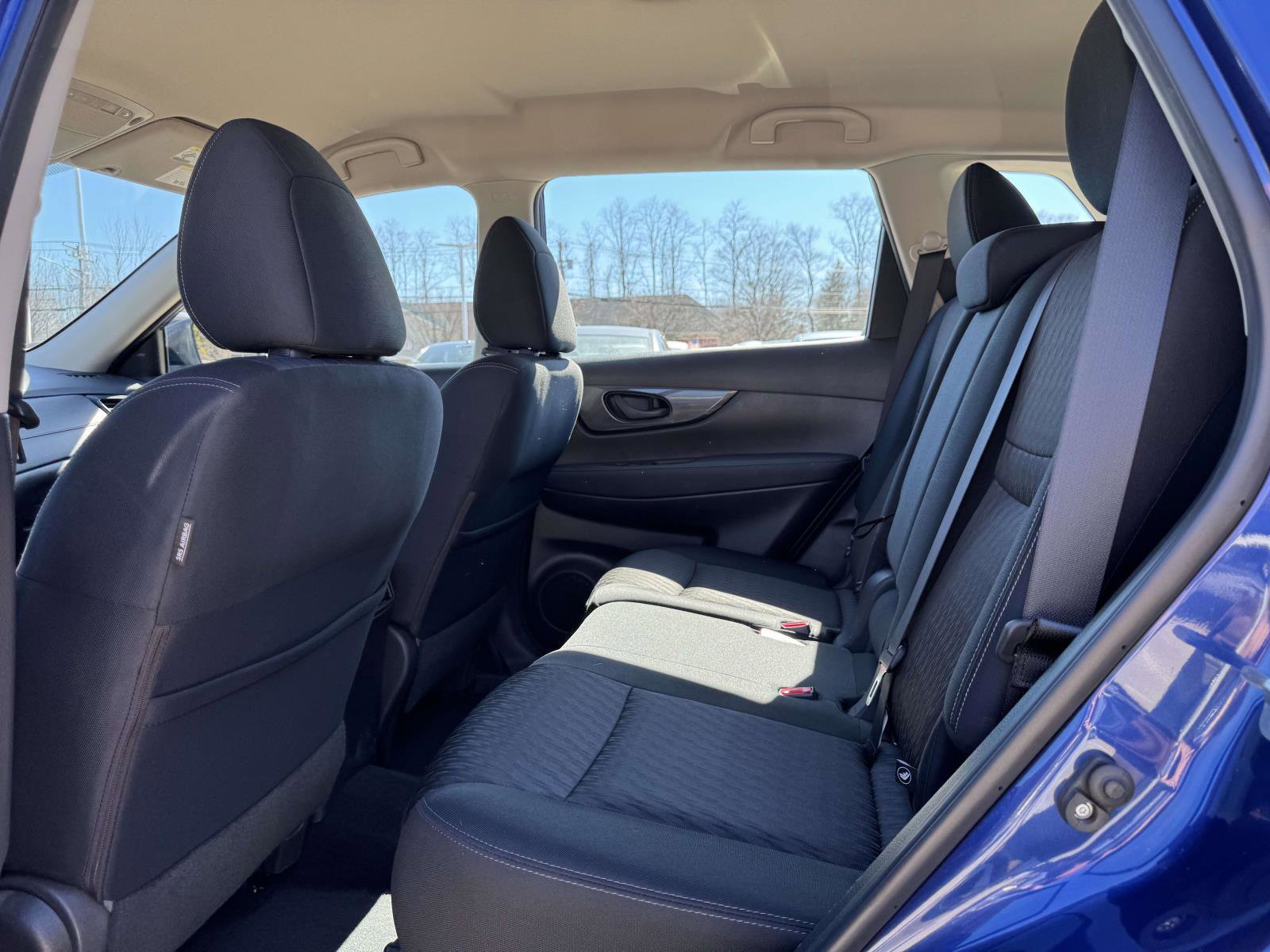 Used 2019 Nissan Rogue S image 9