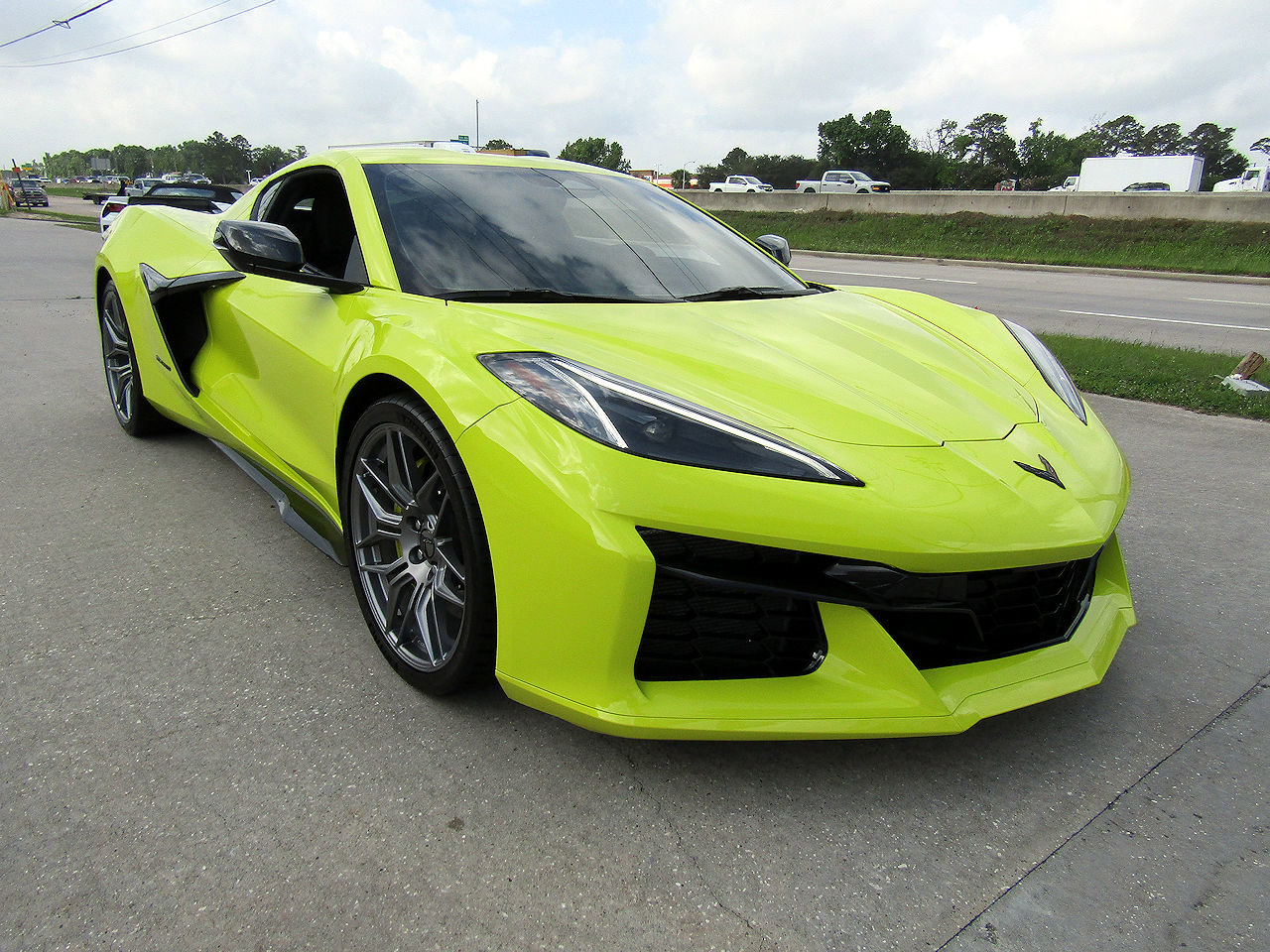 Used 2024 Chevrolet Corvette Z06 image 3