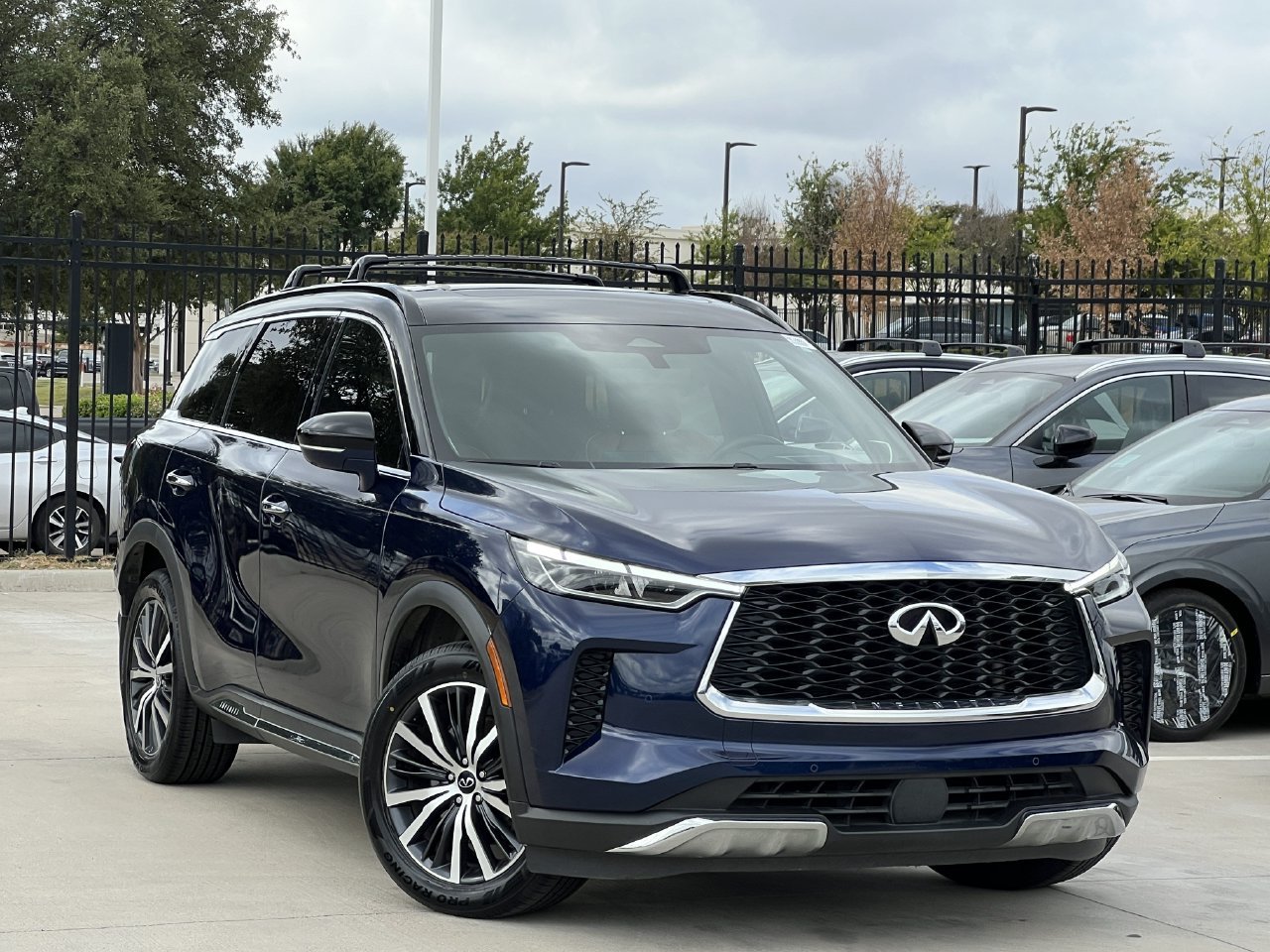 Used 2022 INFINITI QX60 Autograph w/ Cargo Package FWD image 2