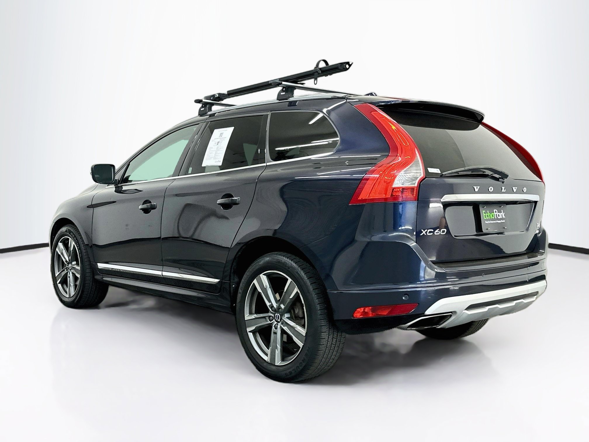 Used 2017 Volvo XC60 T6 Dynamic w/ Preferred Option Package AWD/4WD image 5