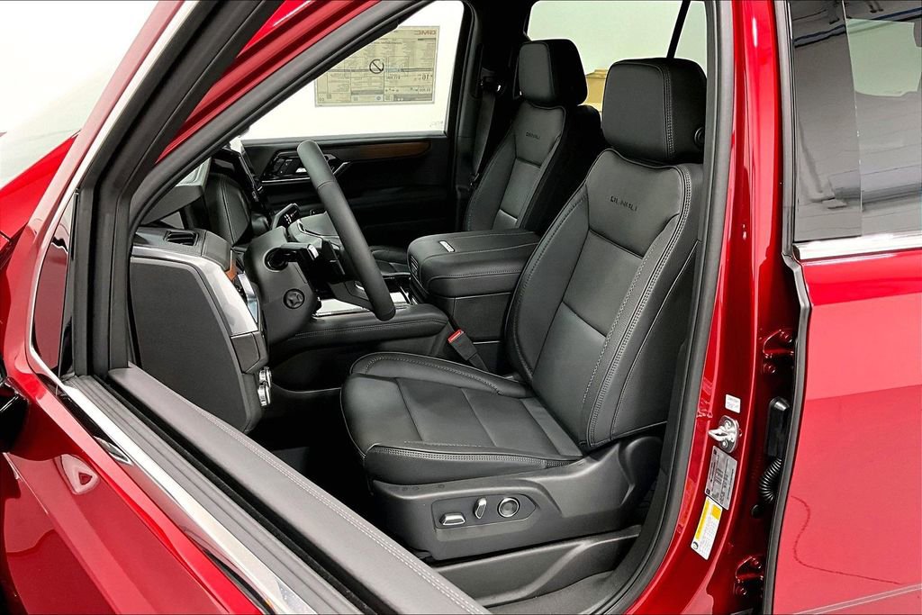 New 2026 GMC Yukon Denali w/ Sun & Power Step Package AWD/4WD image 25