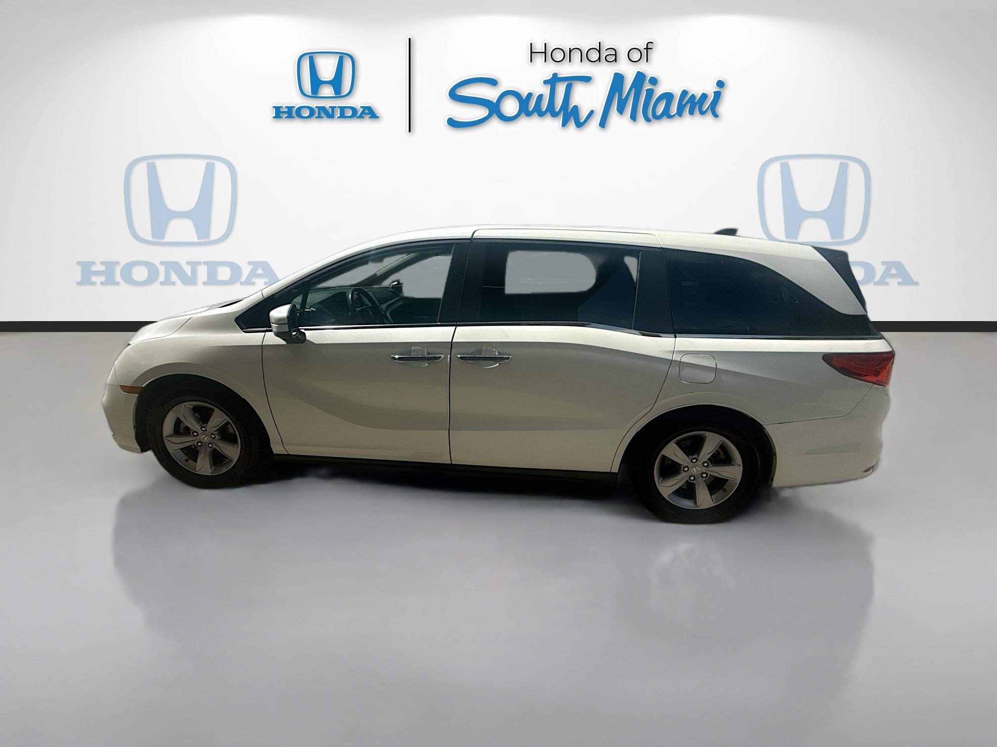 Certified 2018 Honda Odyssey EX image 4