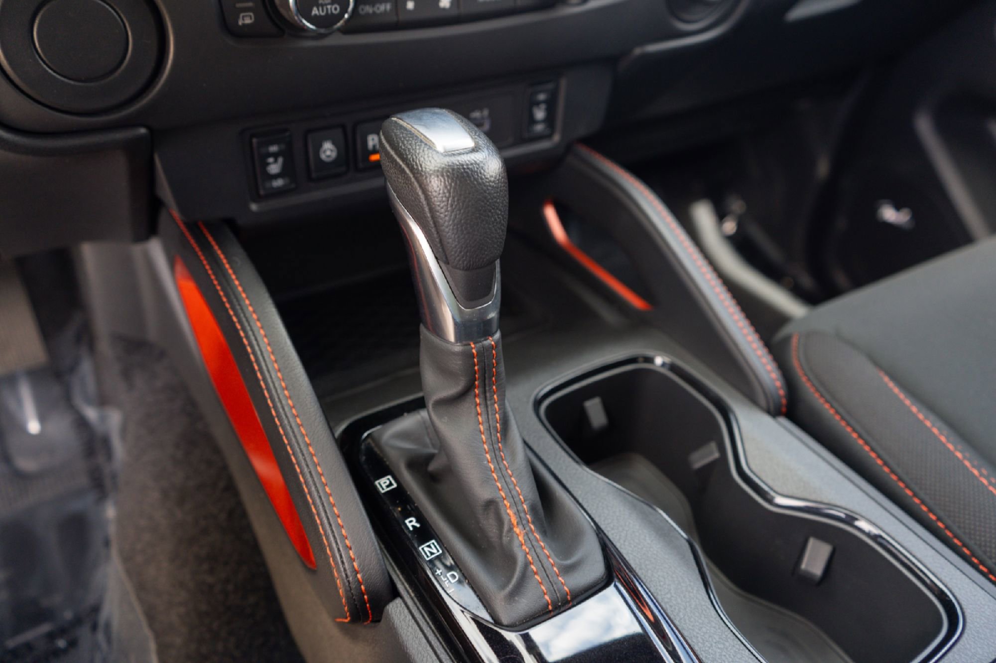 Used 2024 Nissan Frontier Pro-X w/ Pro Convenience Package RWD image 14