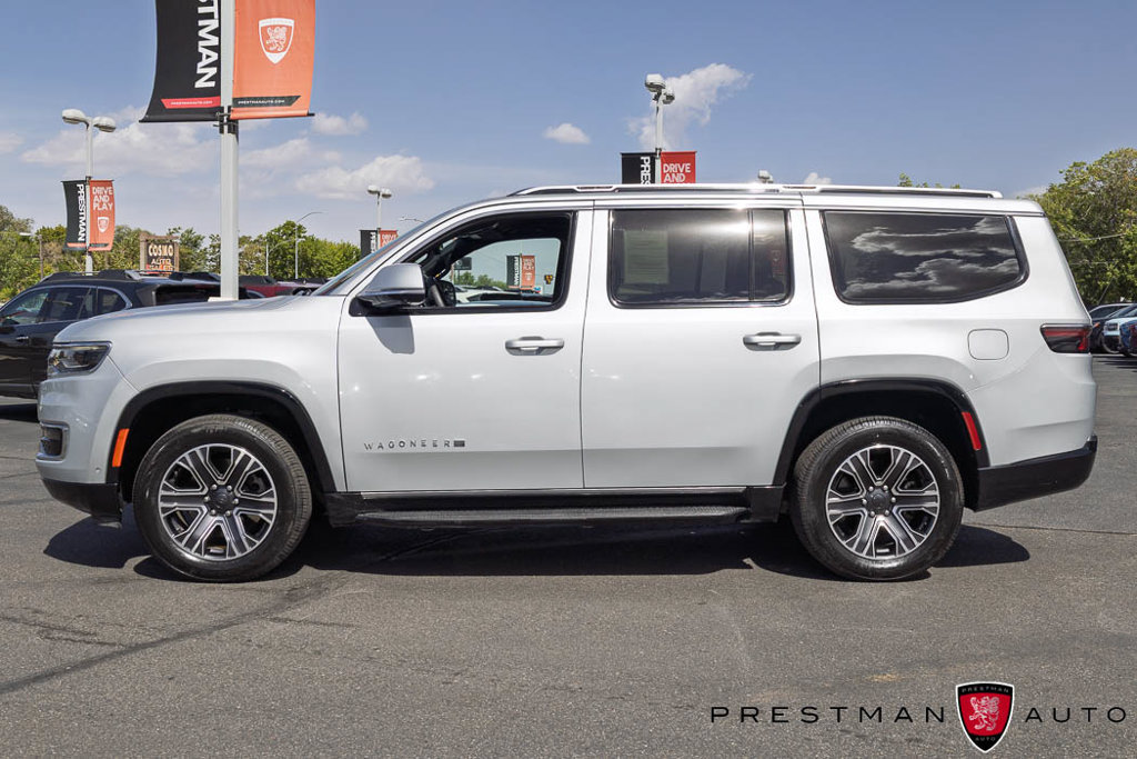Used 2022 Jeep Wagoneer Series III AWD/4WD image 16