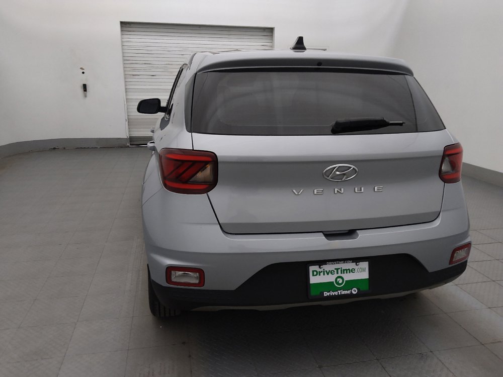 Used 2022 Hyundai Venue SE FWD image 6