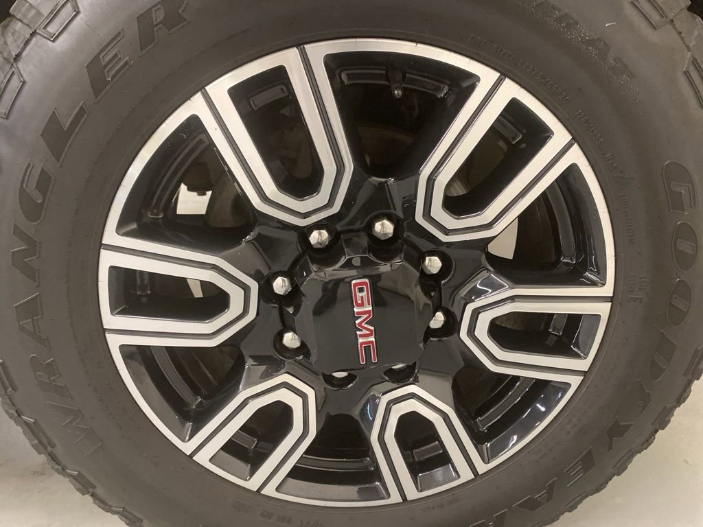 Used 2023 GMC Sierra 2500 AT4 w/ AT4 Premium Plus Package image 24