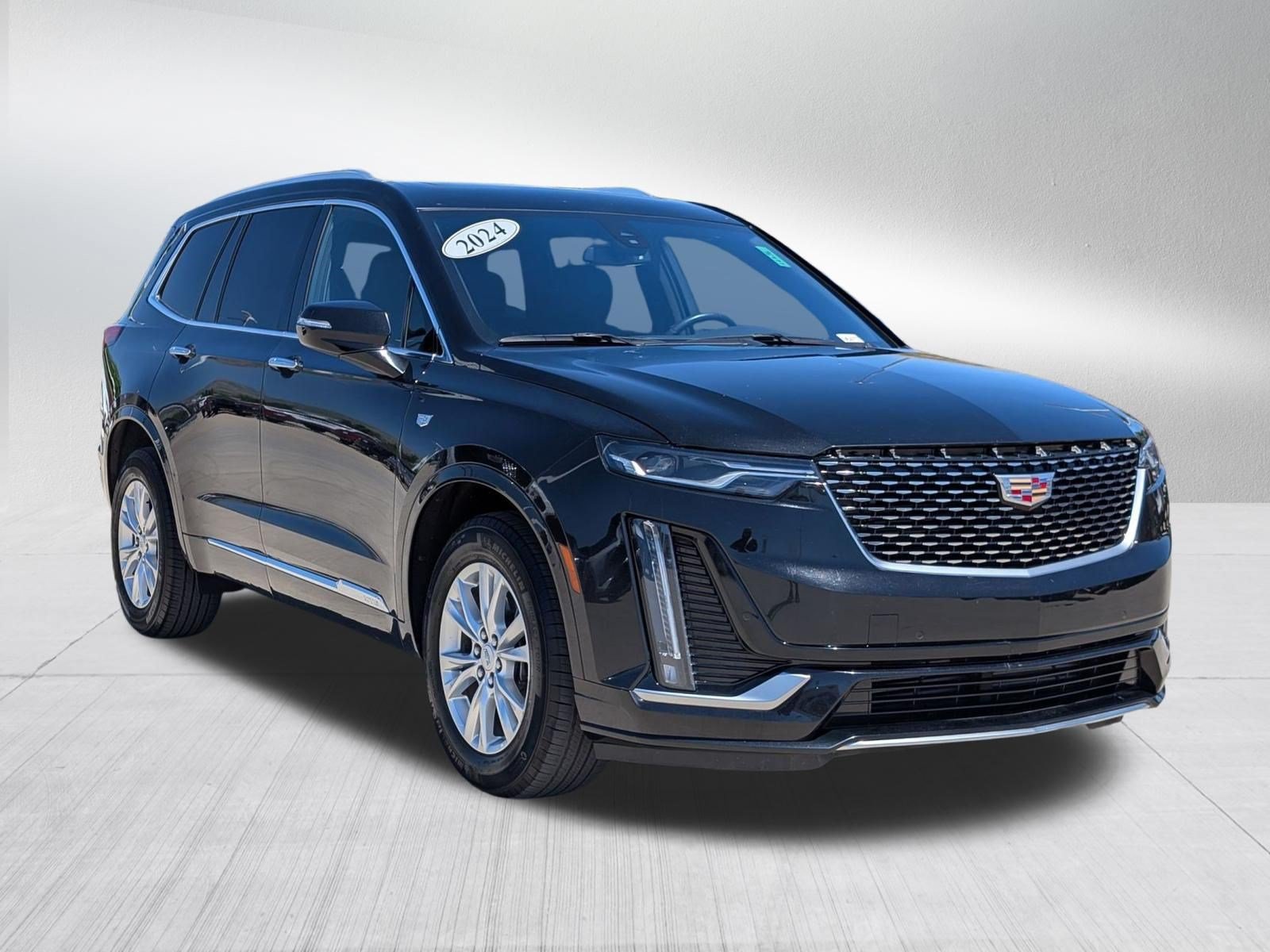Certified 2024 Cadillac XT6 Luxury w/ LPO, Floor Liner Package AWD/4WD image 8