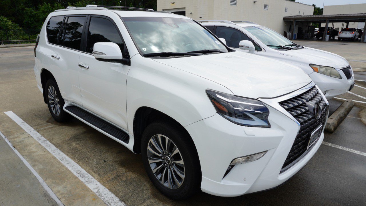 Certified 2023 Lexus GX 460 Luxury w/ Accessory Package AWD/4WD image 3