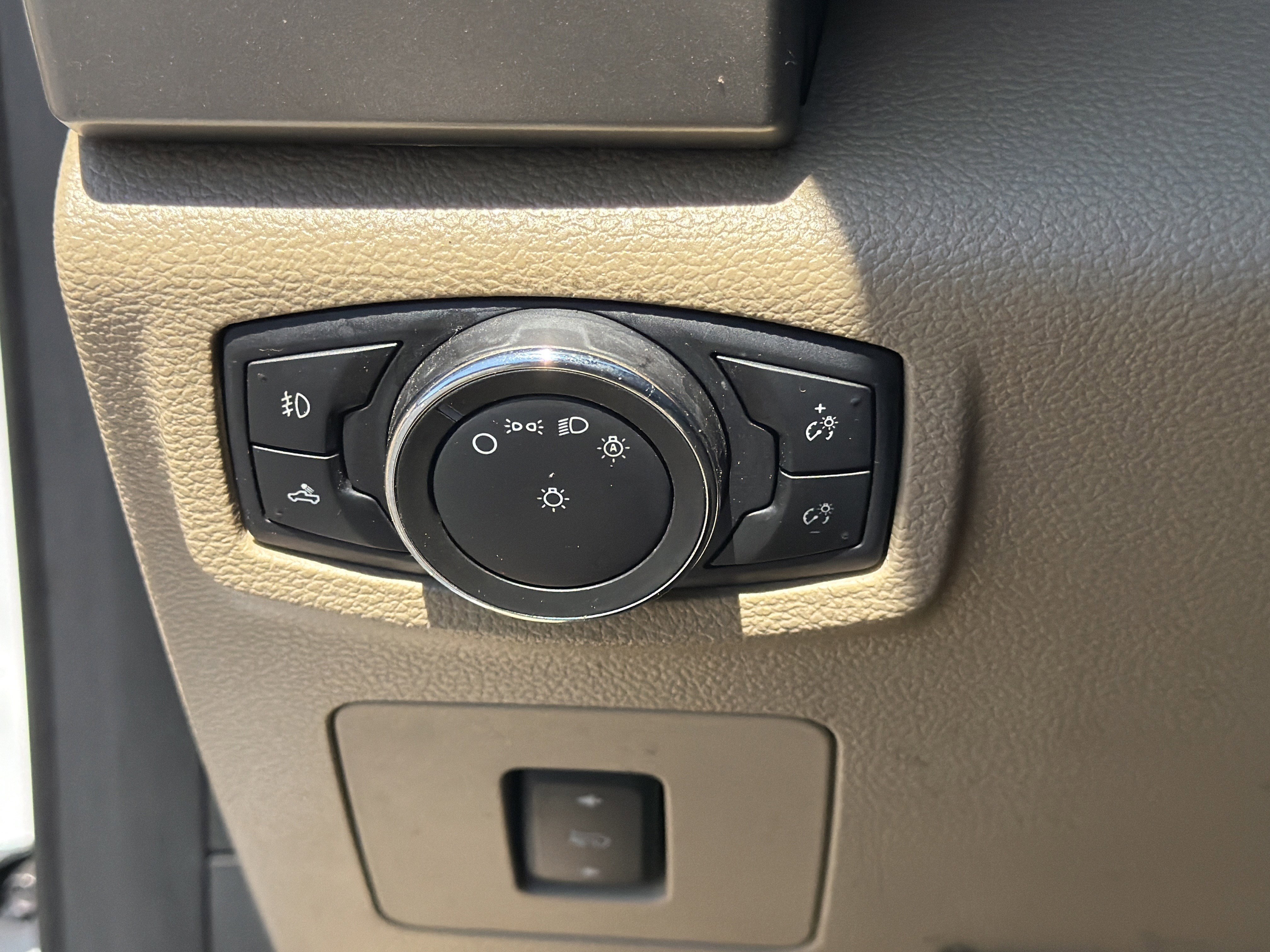 Used 2015 Ford F150 Lariat w/ Trailer Tow Package AWD/4WD image 37