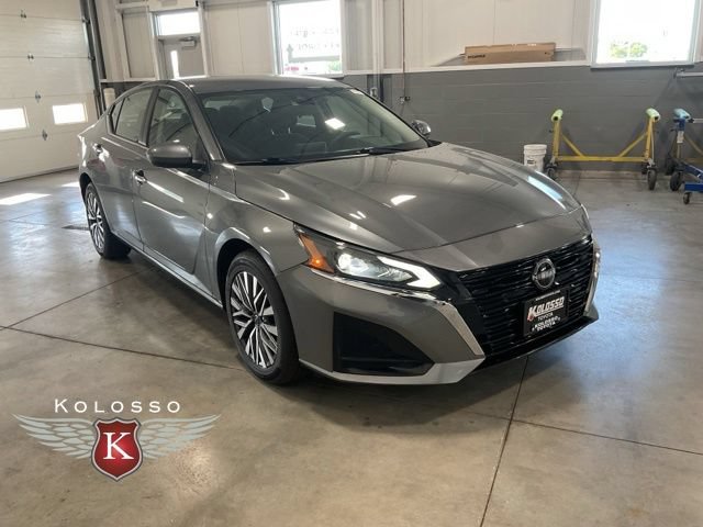 Used 2023 Nissan Altima 2.5 SV