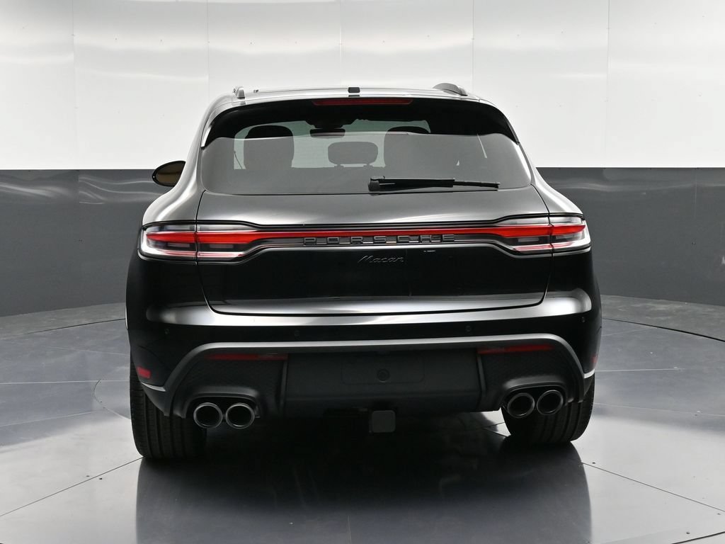 Certified 2026 Porsche Macan AWD/4WD image 7
