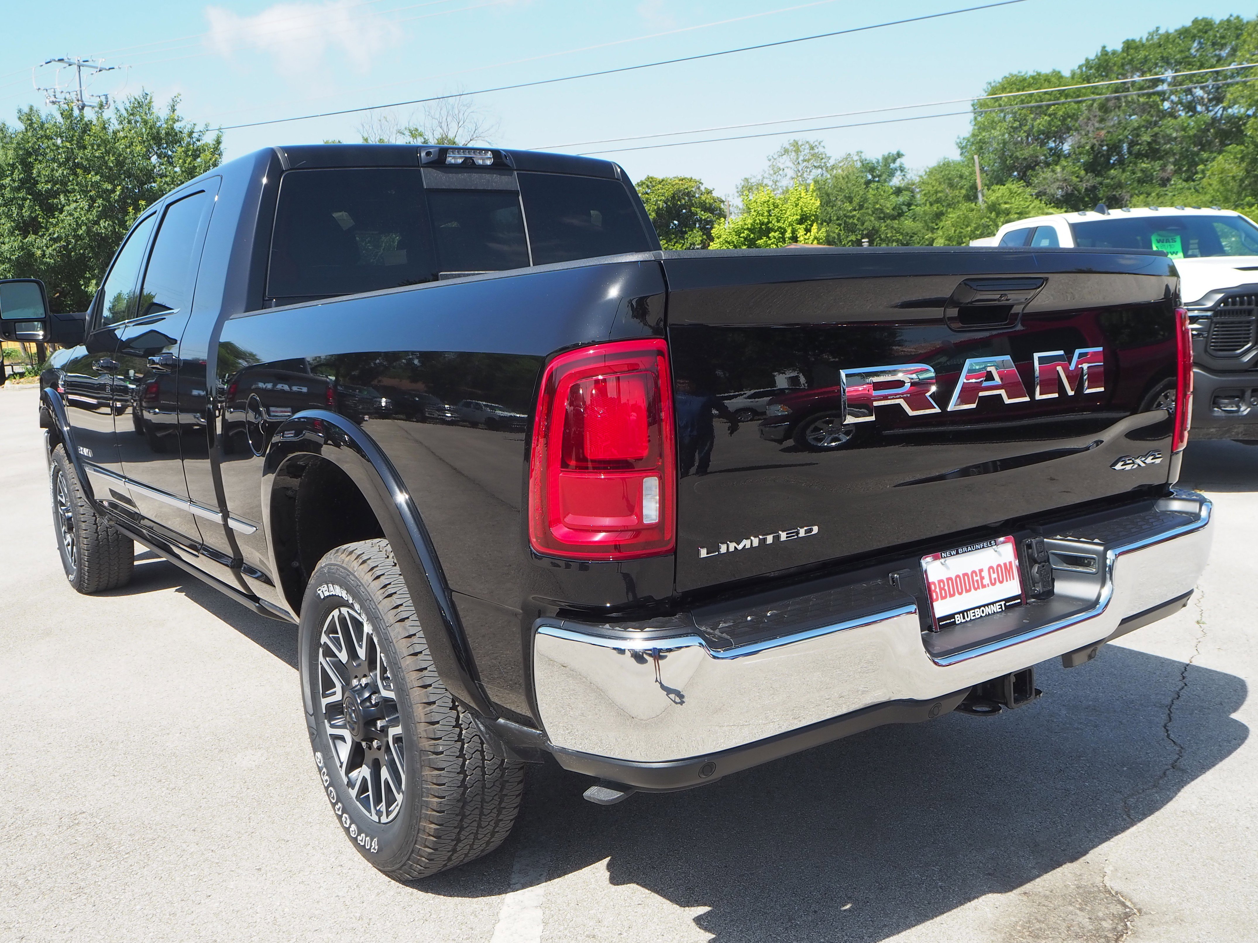 New 2025 RAM 2500 Limited AWD/4WD image 8