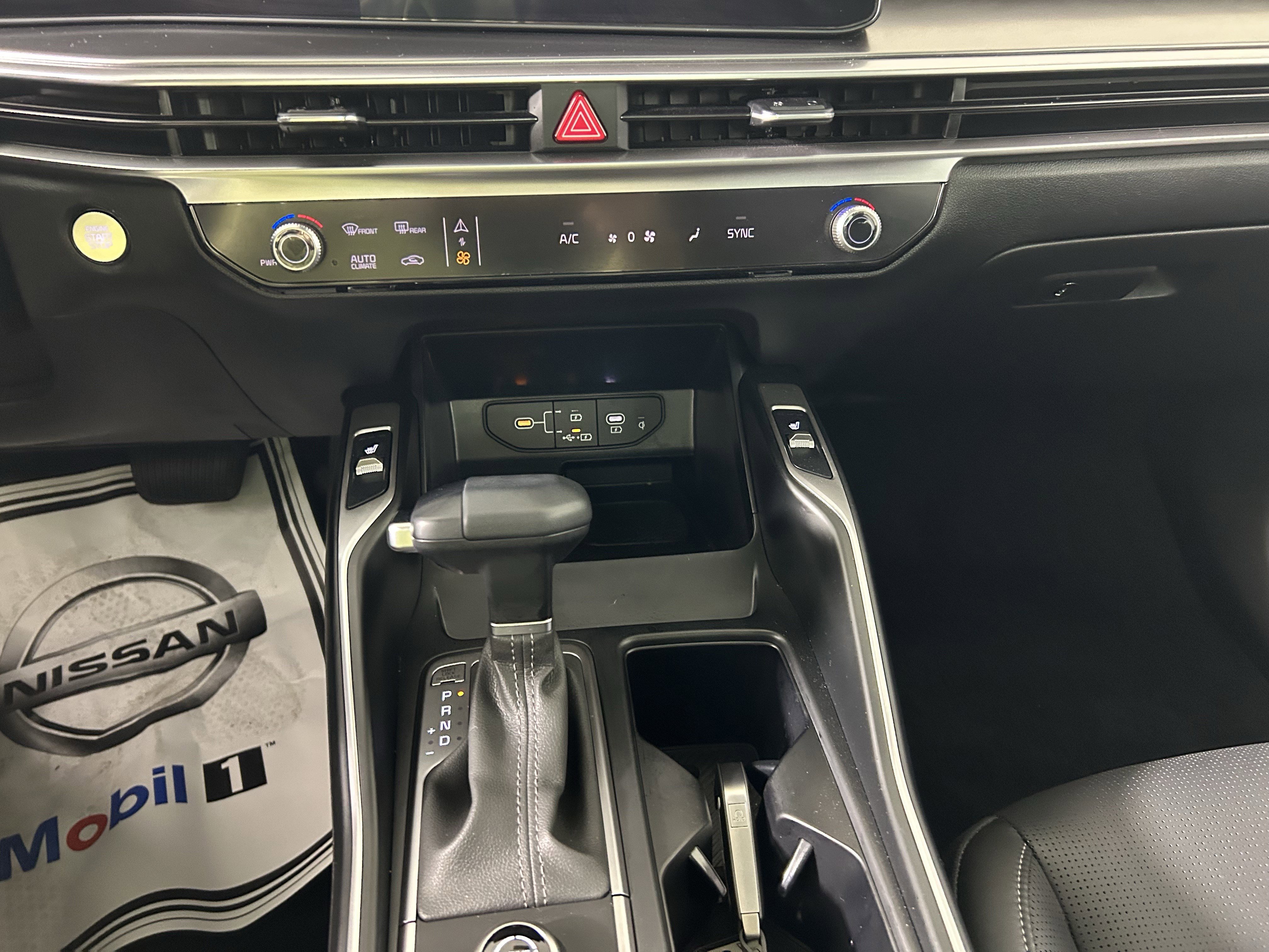 Used 2025 Kia Sorento S w/ Panoramic Sunroof Package image 24