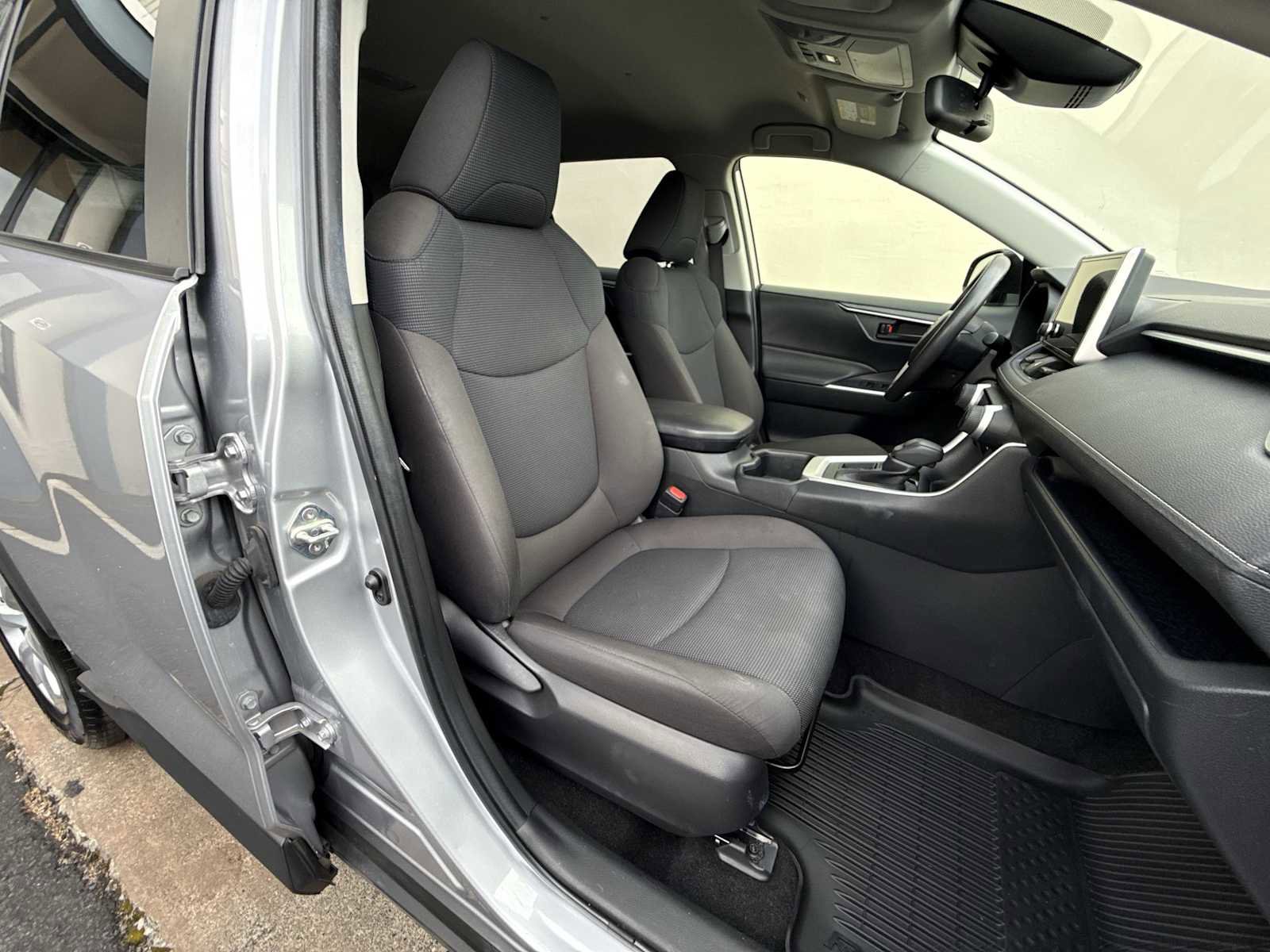 Used 2023 Toyota RAV4 LE FWD image 25