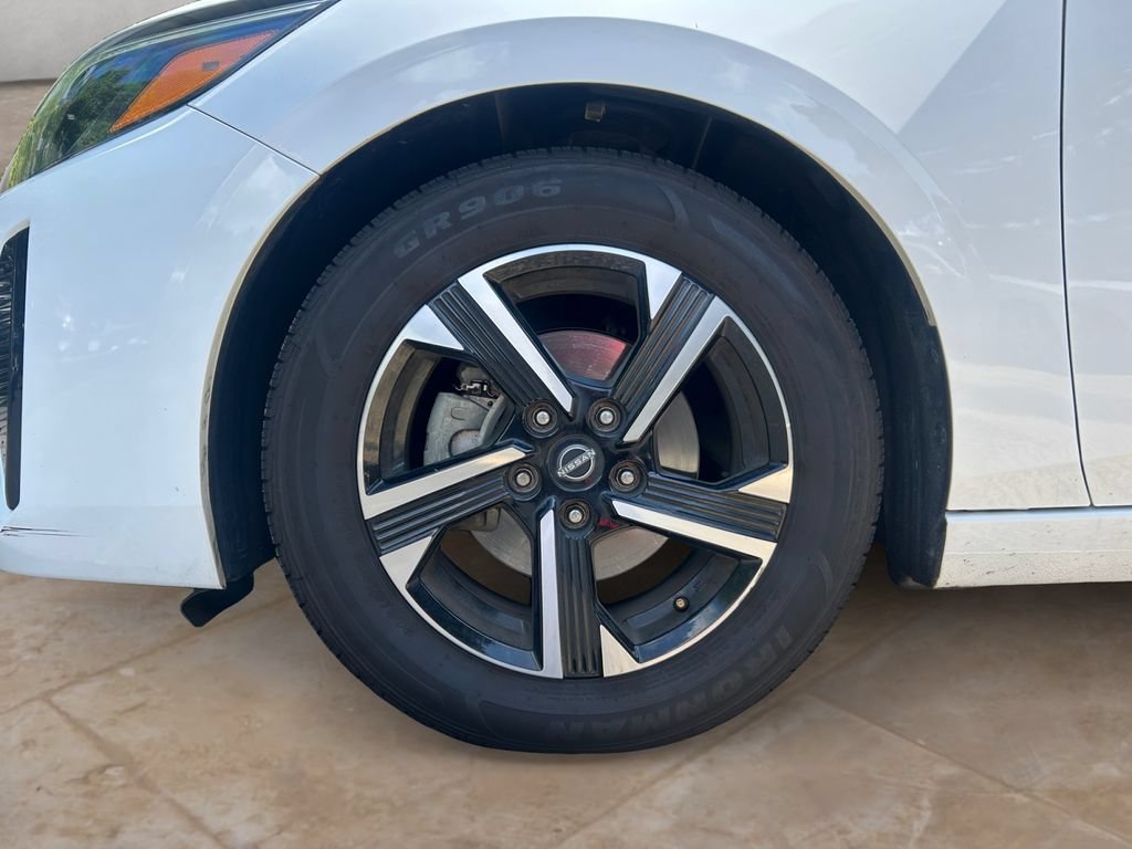 Used 2025 Nissan Sentra SV FWD image 14