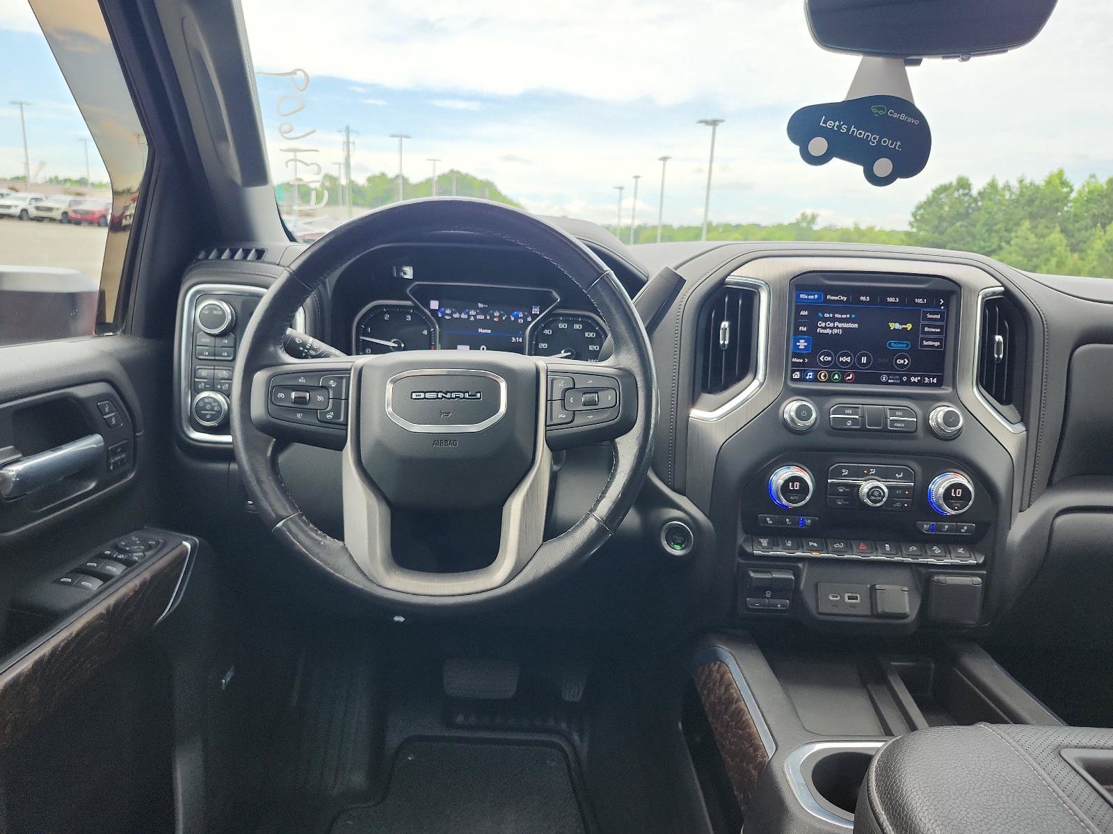 Certified 2022 GMC Sierra 2500 Denali w/ Denali Ultimate Package AWD/4WD image 18