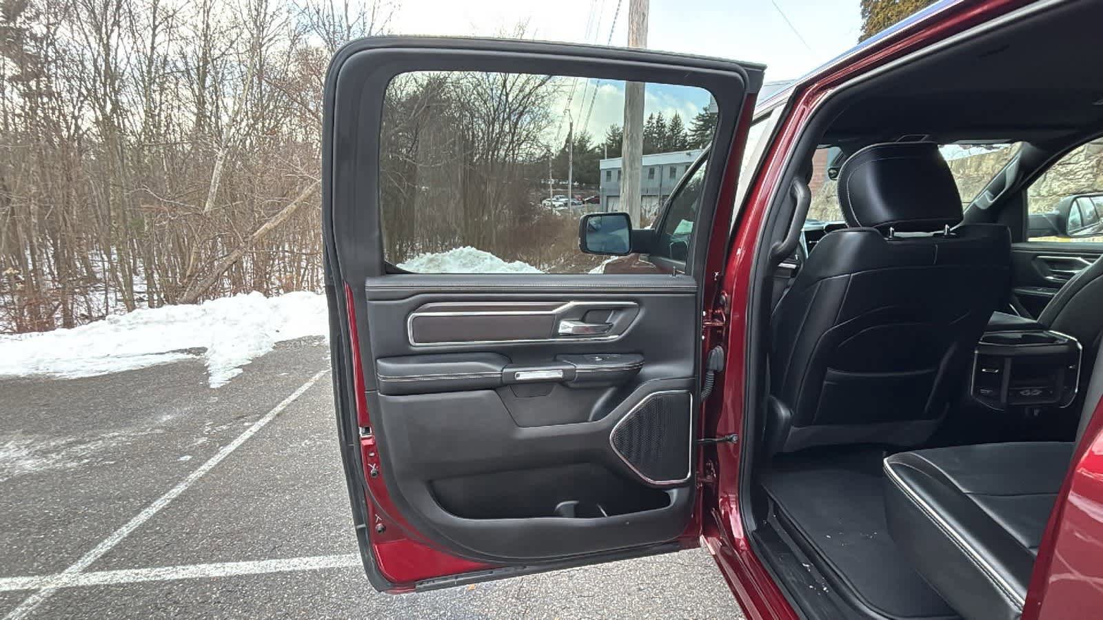 Used 2025 RAM 1500 Laramie image 30