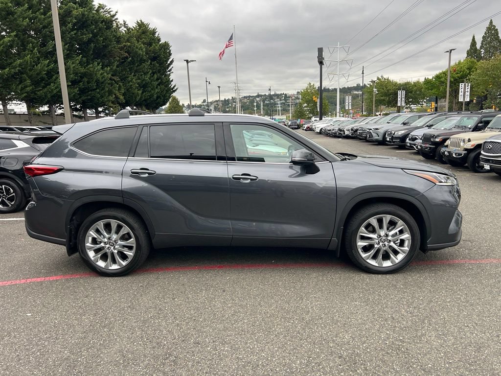 Used 2020 Toyota Highlander Limited AWD/4WD image 8