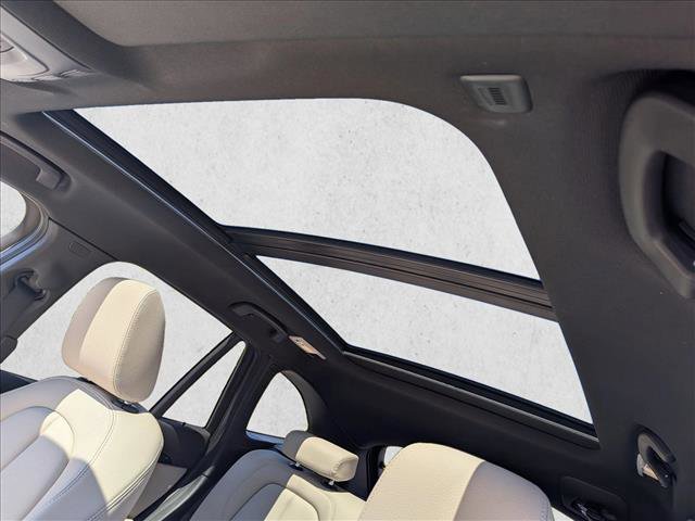 Used 2022 BMW X1 xDrive28i w/ Premium Package 2 AWD/4WD image 16