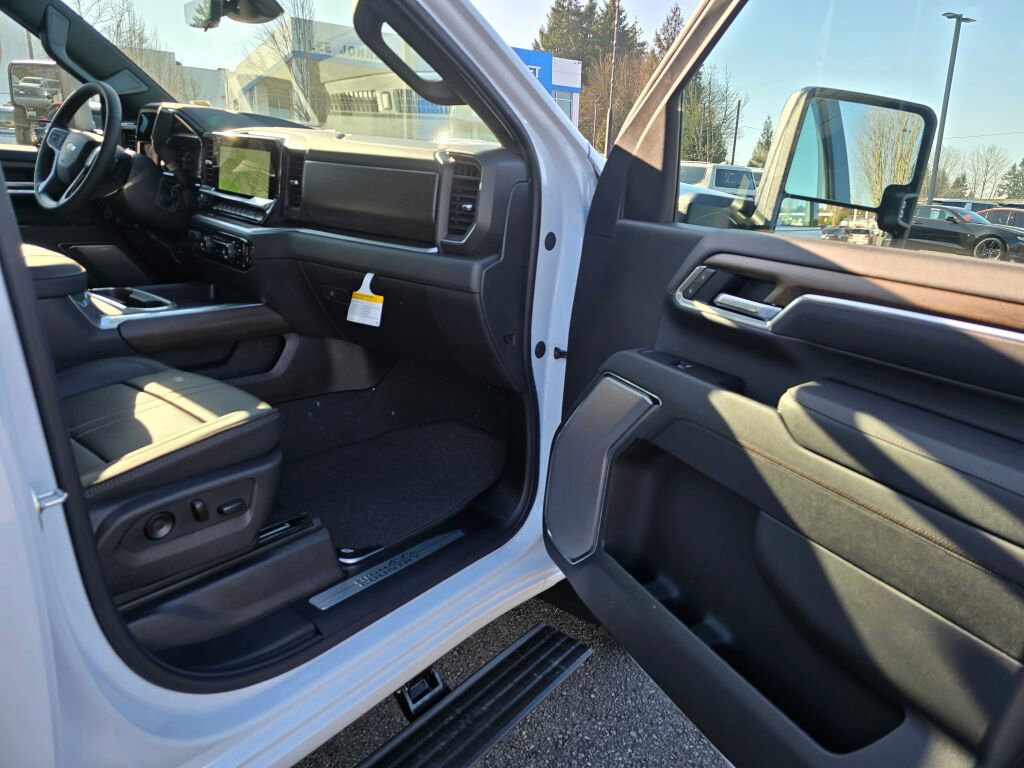 New 2026 Chevrolet Silverado 2500 High Country w/ High Country Premium Package AWD/4WD image 30