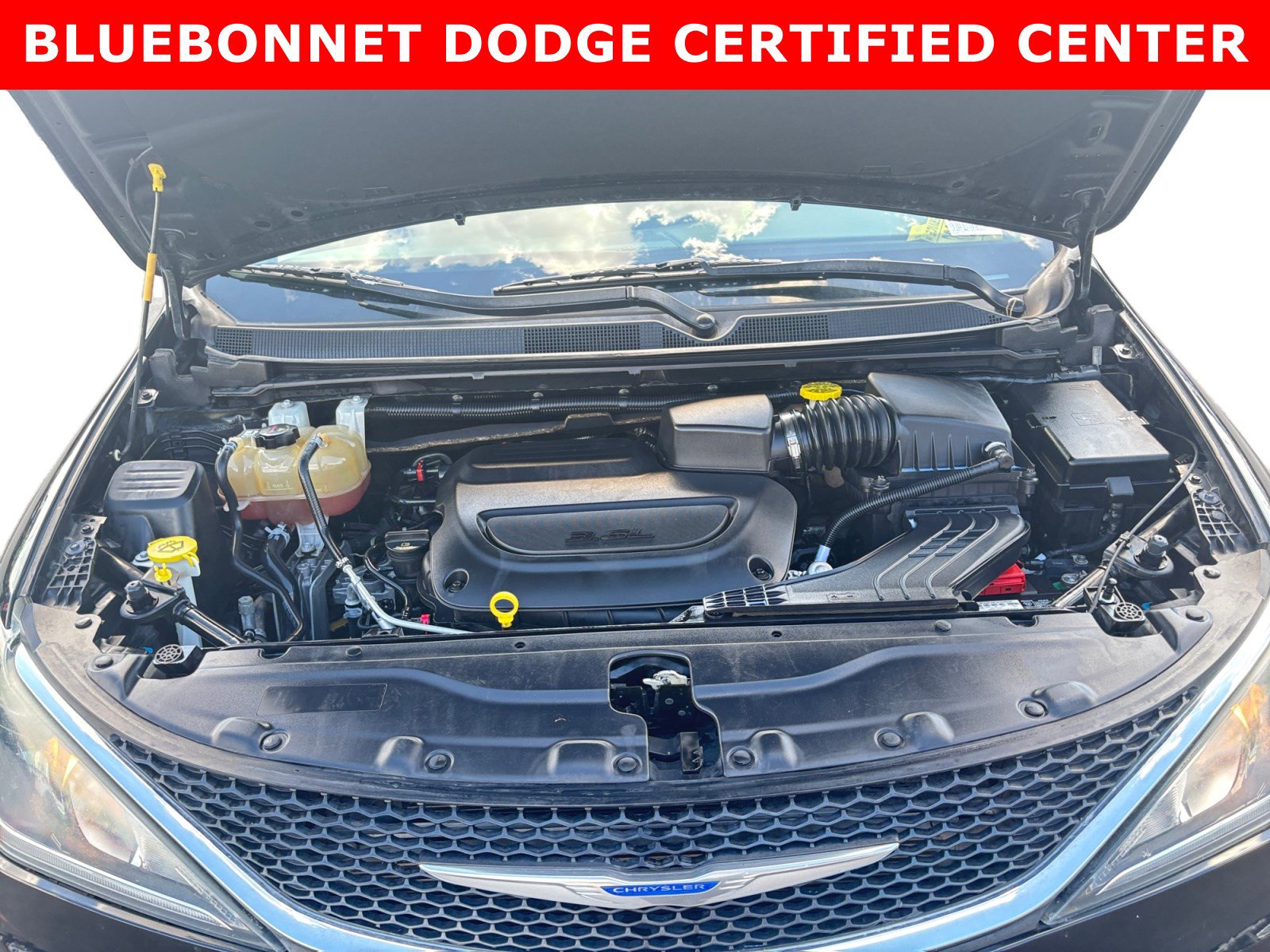 Used 2020 Chrysler Pacifica Touring-L FWD image 23