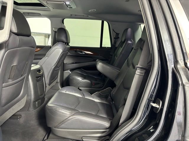Used 2018 Cadillac Escalade Premium Luxury AWD/4WD image 18