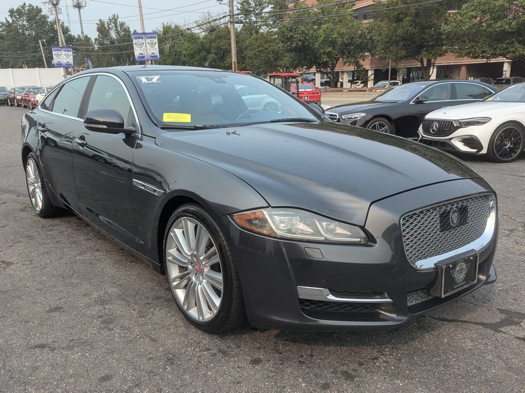 Used 2017 Jaguar XJ L Supercharged RWD image 5