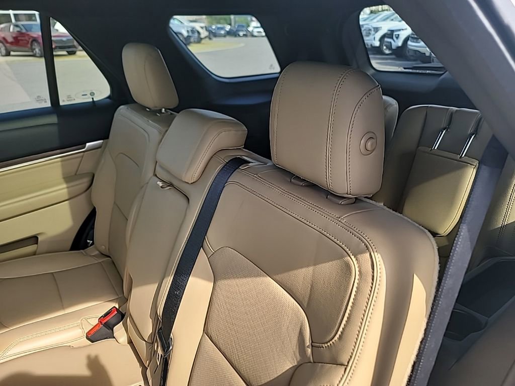 Used 2016 Ford Explorer Limited w/ Equipment Group 301A image 10