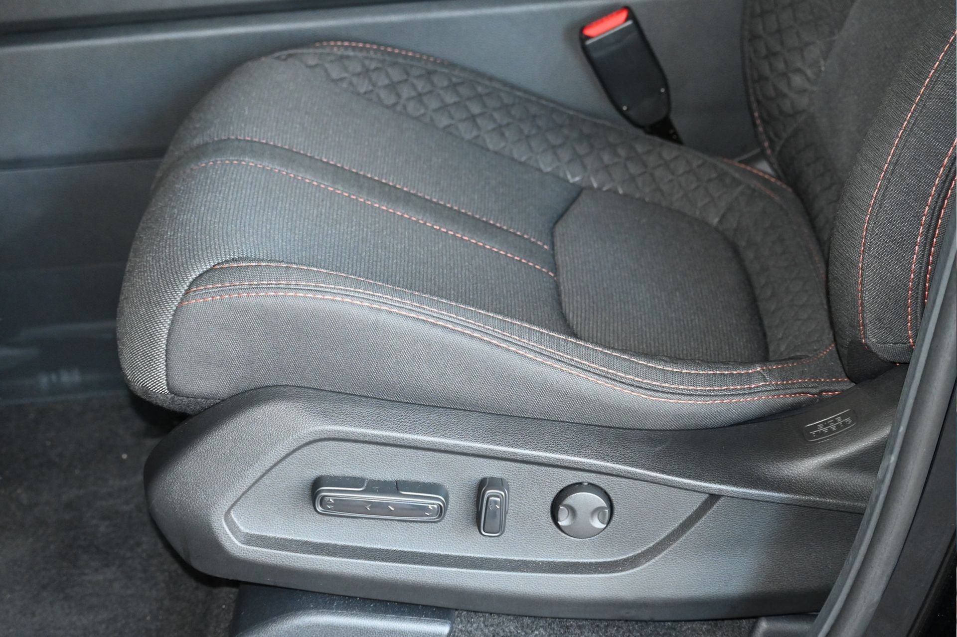 New 2025 Honda Pilot Sport image 15