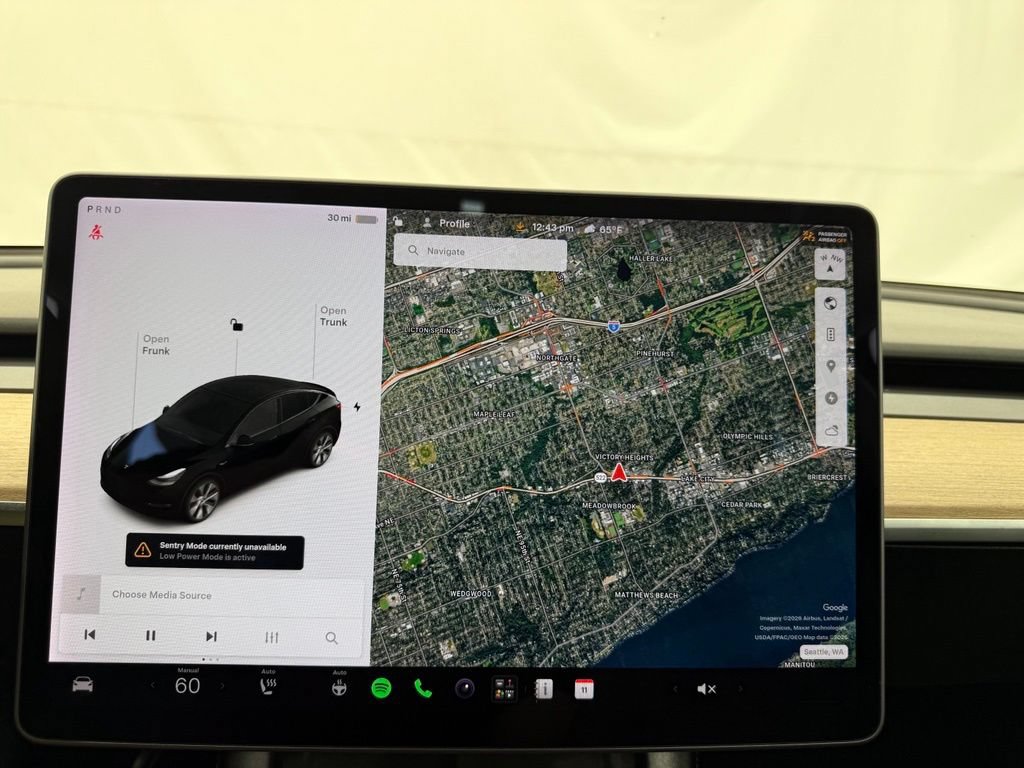 Used 2021 Tesla Model Y Long Range AWD/4WD image 33