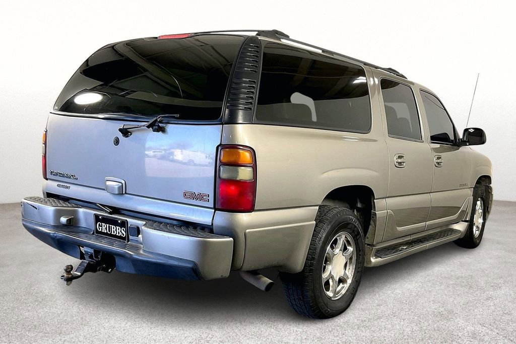 Used 2003 GMC Yukon XL Denali image 2