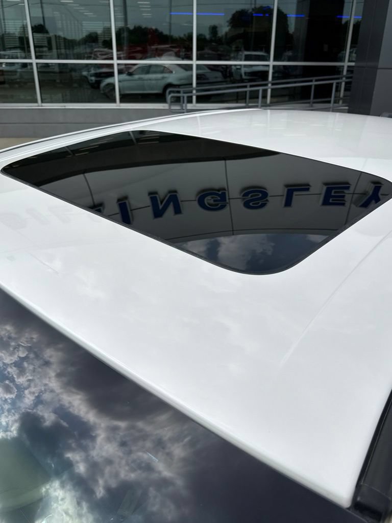 Used 2017 Ford Taurus Limited FWD image 6