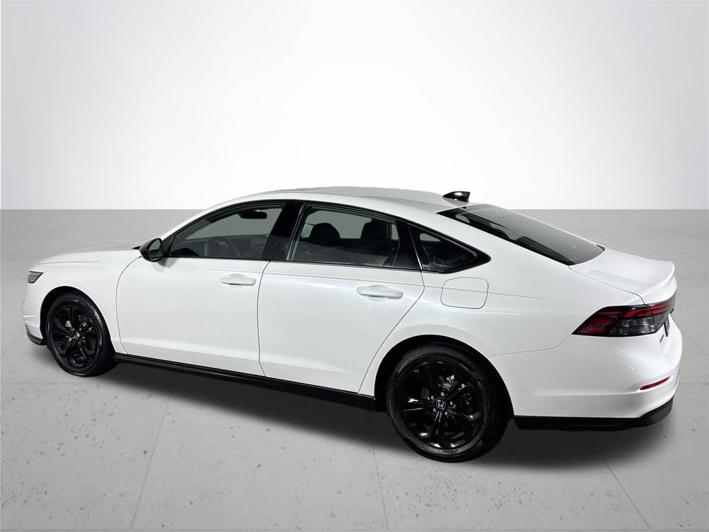 Used 2025 Honda Accord SE image 8